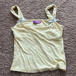 Yellow edikted top